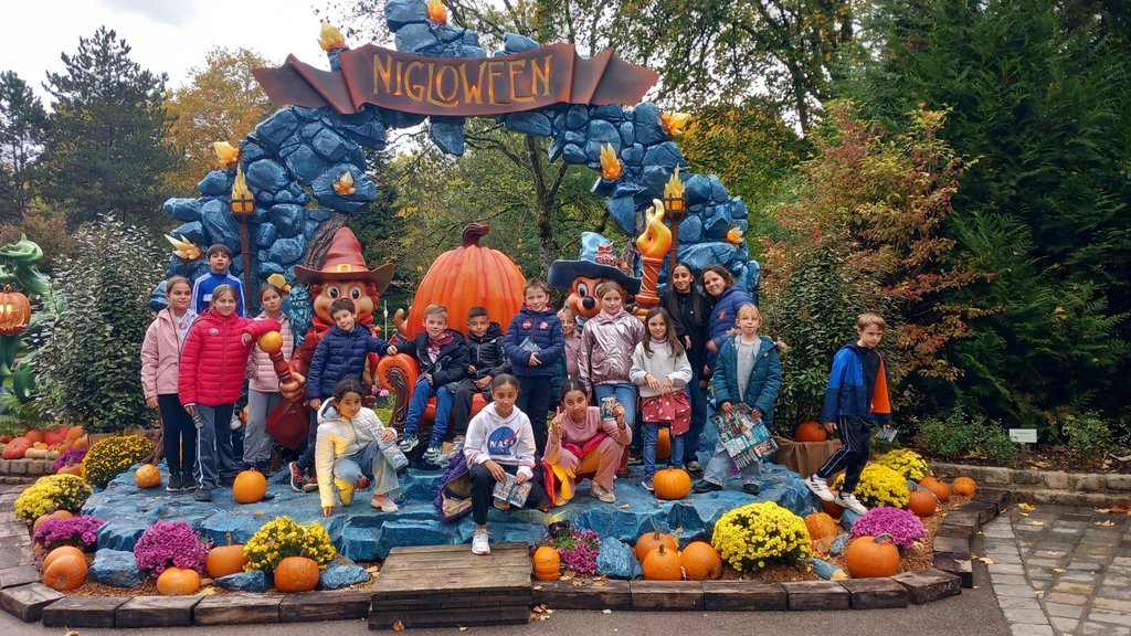 SORTIE À NIGLOLAND POUR LA PREMIÈRE JOURNÉE DES STAGES SPORTIFS